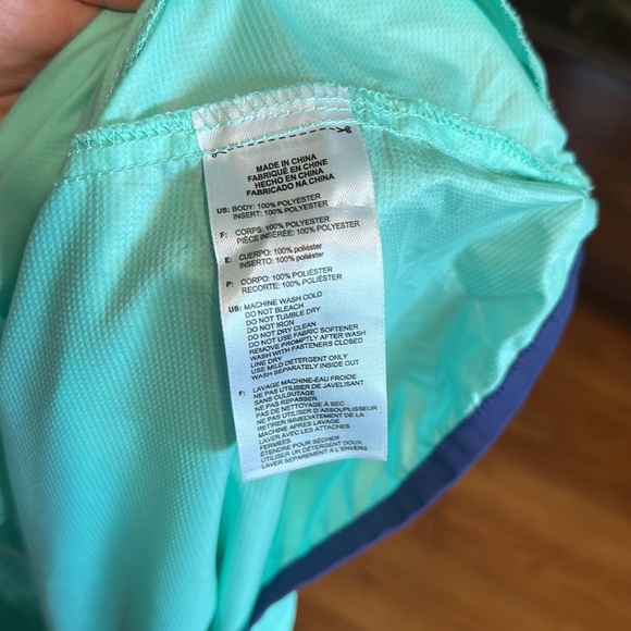 Adidas wind breaker thin quarter Zip - Picture 8 of 8